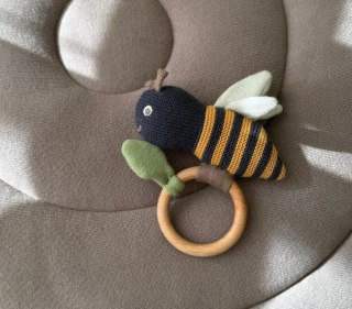 Grzechotka gryzak Honeybee 0+ Vanilla Copenhagen