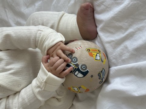 Gumowa piłka do zabawy Samochody 12 cm zabawka rozwojowa dla dzieci sigikid